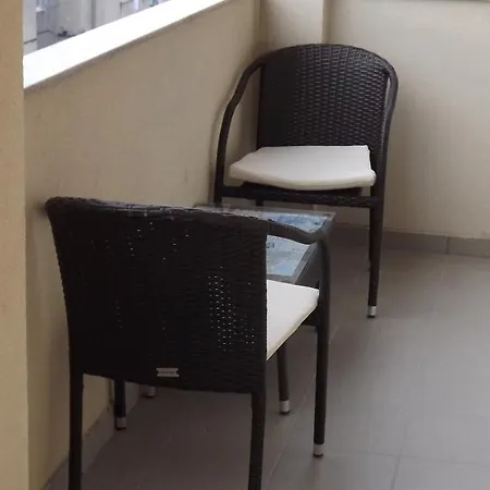 5 Double Bed & Bidet Sleeps 2 Guests Appartamento