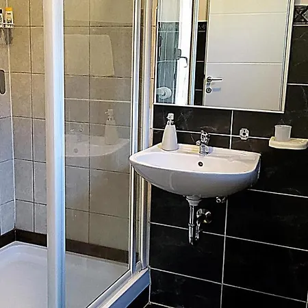 Appartamento 5 Double Bed & Bidet Sleeps 2 Guests